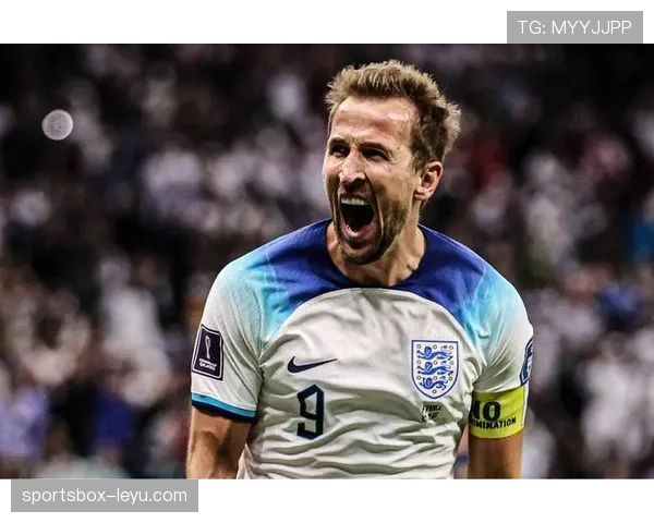 哈里·凯恩与鲁尼进攻艺术对比：传承与突破成就英超传奇