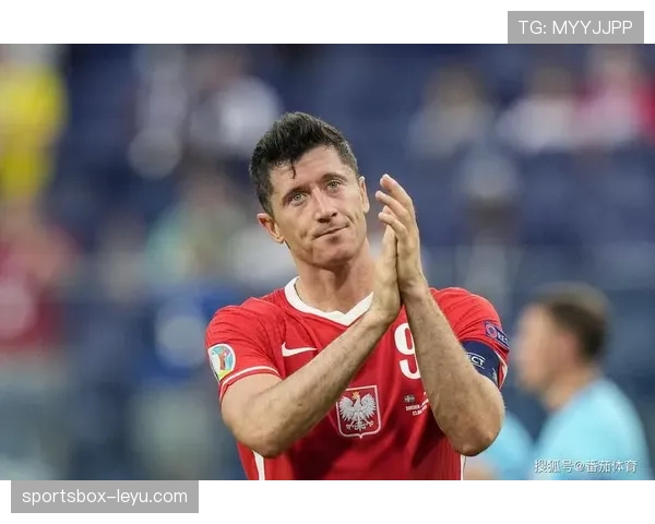 莱万多夫斯基国家队回归时间确定,近期将重返波兰队备战 莱万多夫斯基国家队回归时间确定,近期将重返波兰队备战