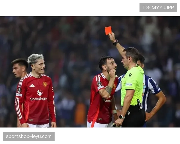 曼联防守体系漏洞问题延续,对关键阶段成绩稳定性形成制约 曼联防守体系漏洞问题延续,对关键阶段成绩稳定性形成制约