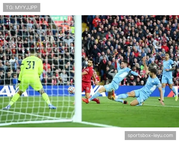 科瓦契奇对曼城中场控球与突破能力的战术解析 科瓦契奇对曼城中场控球与突破能力的战术解析