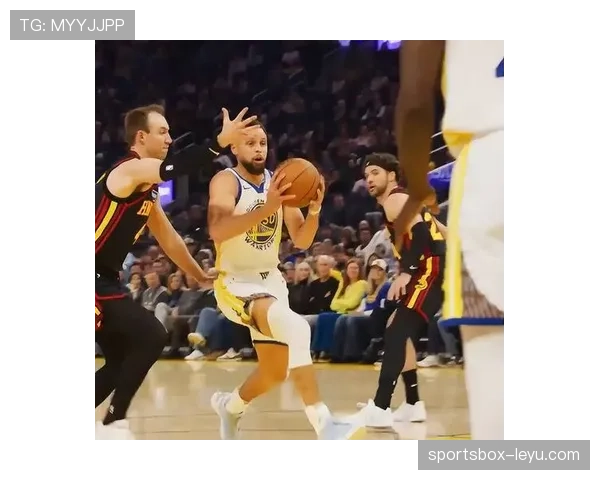 阿伦无球跑位拉开防线比库里更倚重定点牵制